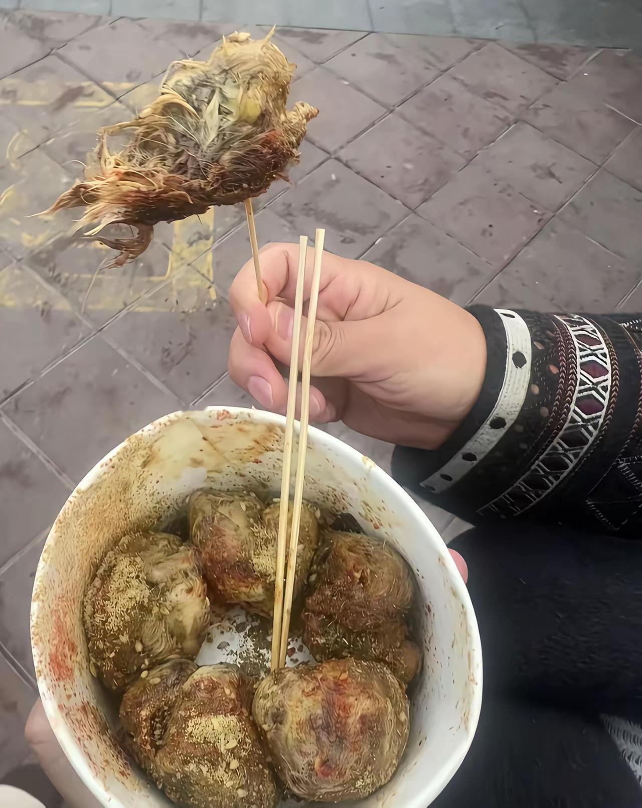 这都是小鸡的成品了，怎么吃，没有肠子屁股吗