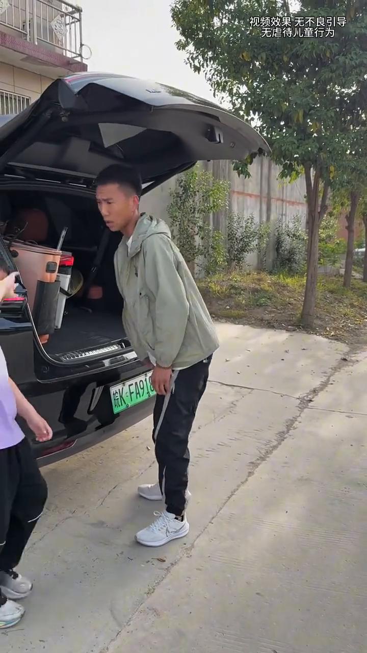 无虐待儿童行为，新车刚到家就坏了。无虐待儿童行为。