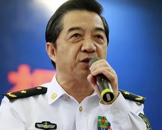 张召忠提醒：台湾是美国挖的“坑”，咱按兵不动，不是没底气是真清醒！台海问题由