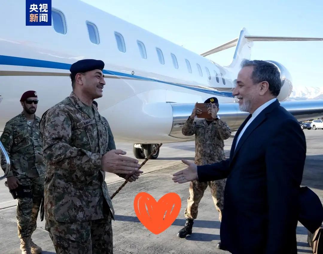 总台记者15日自伊朗方面获悉，巴基斯坦知情人士透露，当天，巴基斯坦陆军参谋长阿西