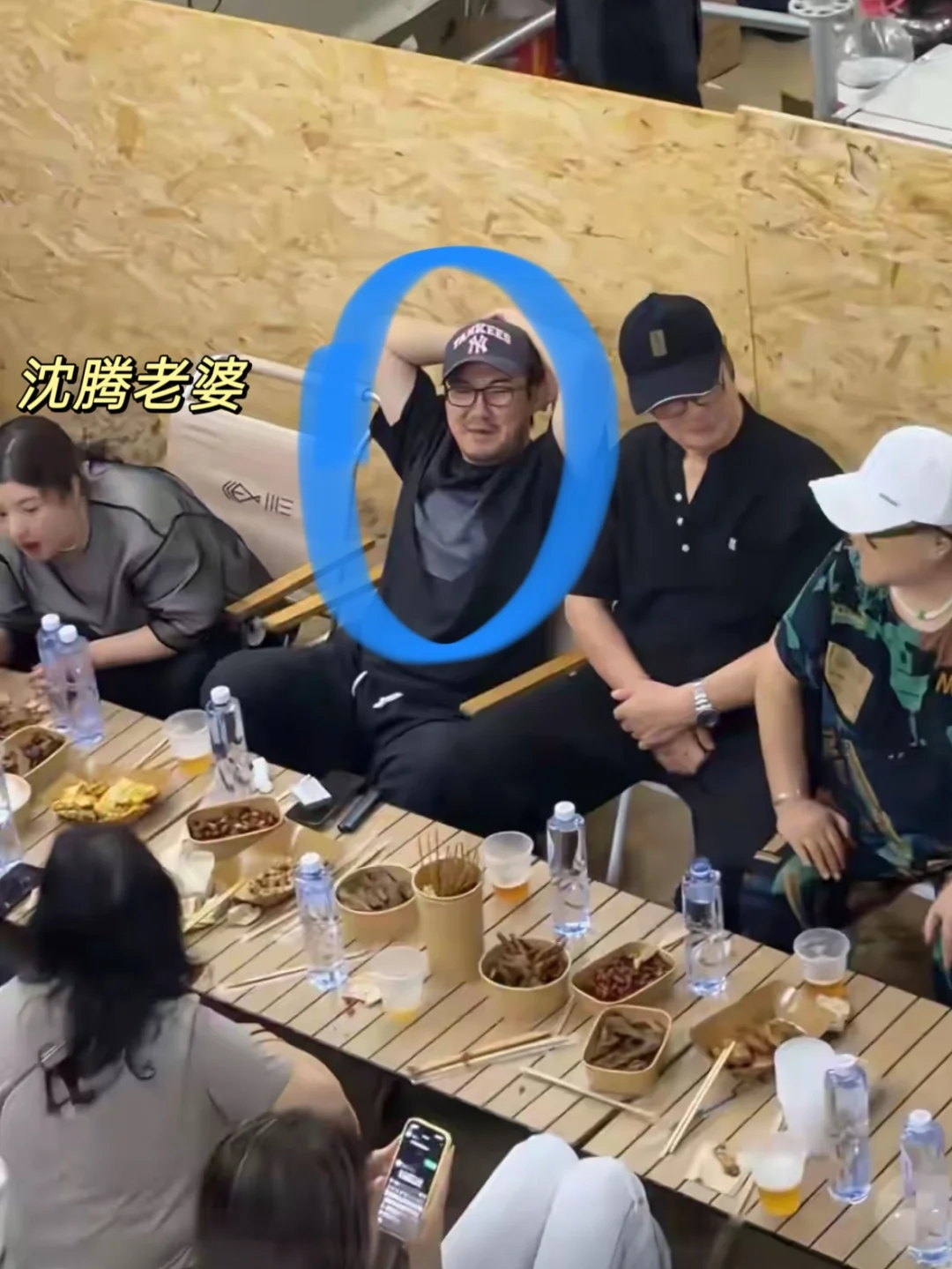 沈腾一家旅游被偶遇了！妻子孩子其乐融融