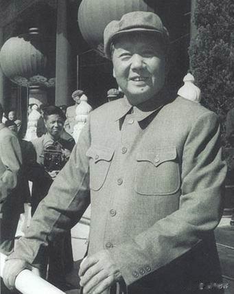 根据叶子龙回忆，转战陕北期间，在王家湾停留时，毛主席读了不少书，尤其对三国志