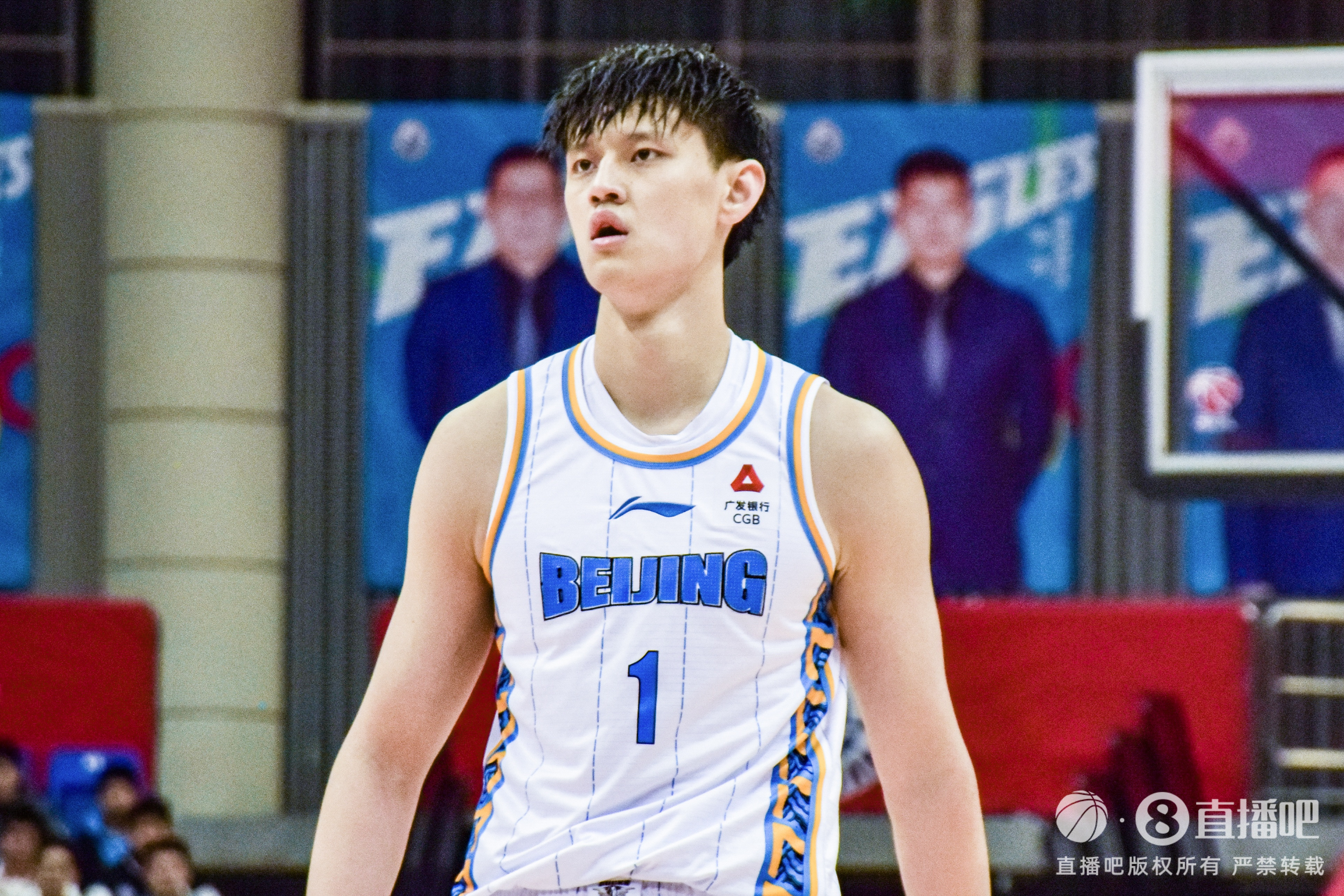 京媒: 曾凡博近来家中变故&昨天从家事中抽身 拒绝NBL老鹰队合同