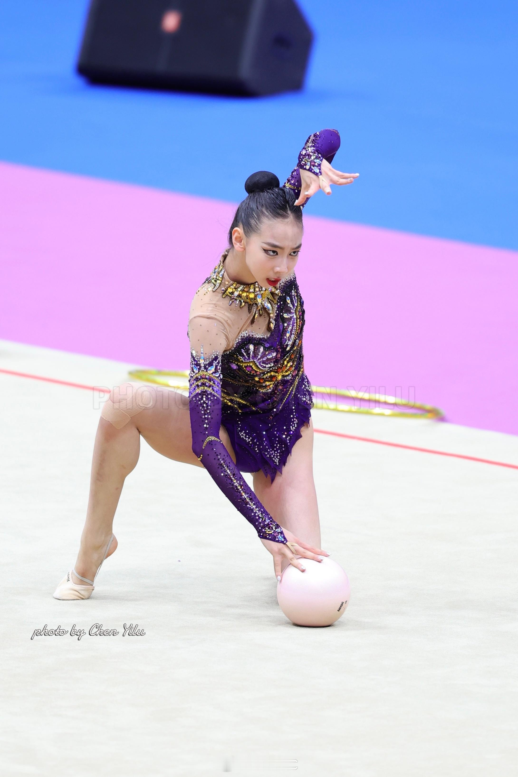2026年世界体操联合会艺术体操世界挑战杯北京站前两个比赛日资格赛上的圈球棒带