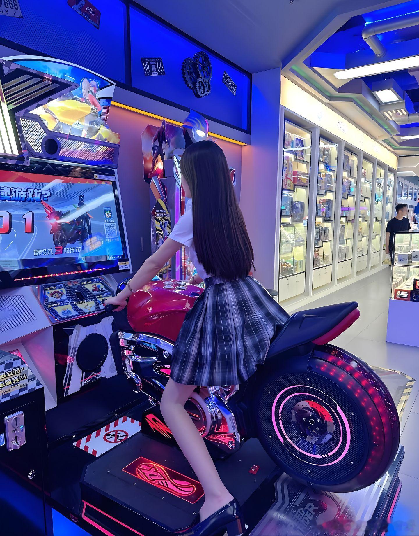 穿丝袜的电竞少女~​​​