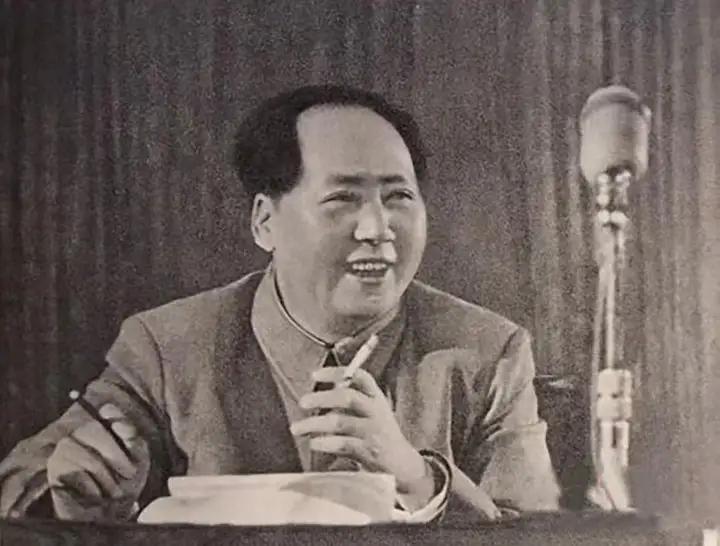 外国大佬戳破真相：毛主席当年的“争议决策”，竟是留给中国的传家宝！ 基辛格在