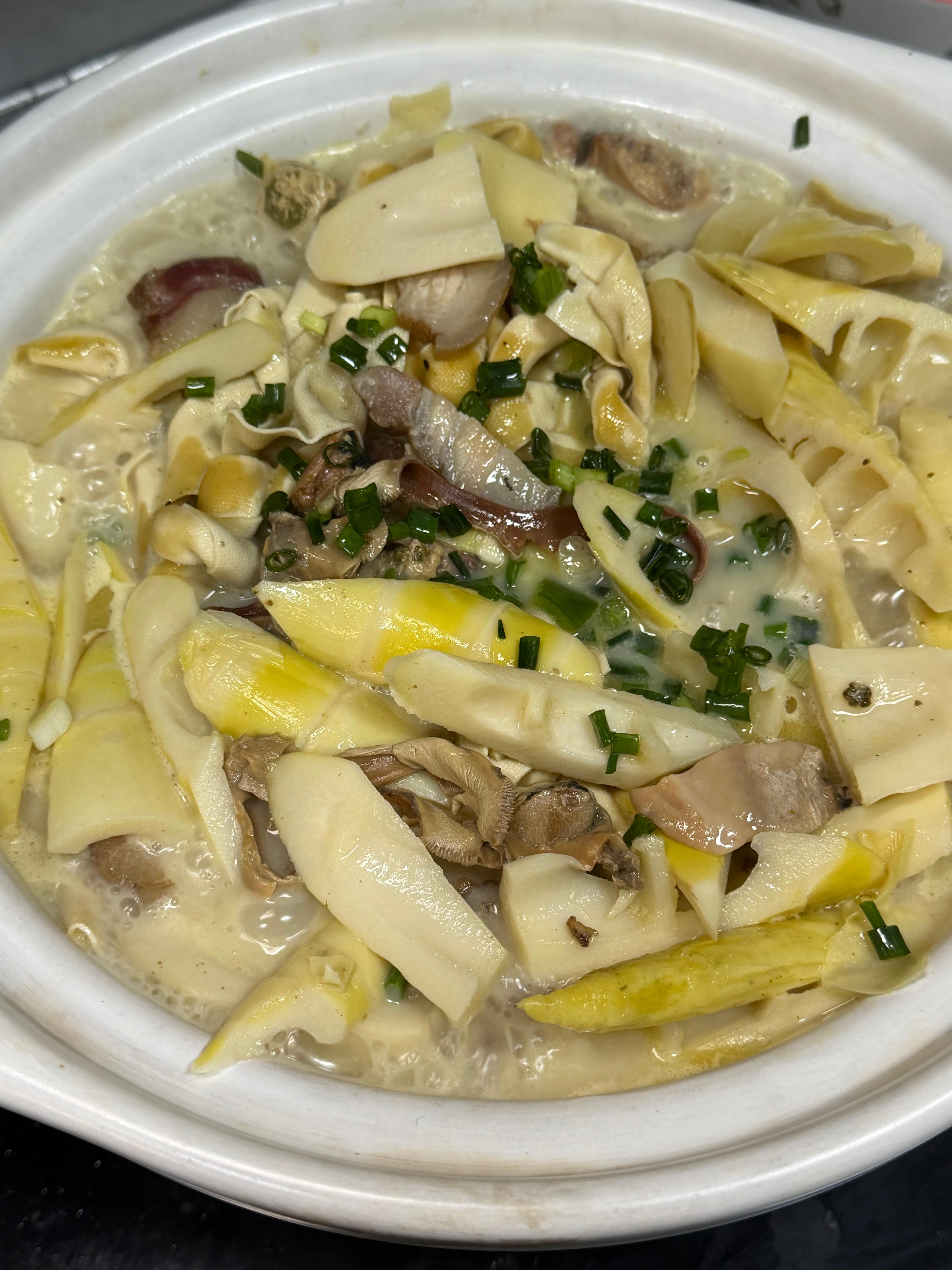 来亲戚家干饭了，平时手机没白送，居然安排了茅子和红运郎