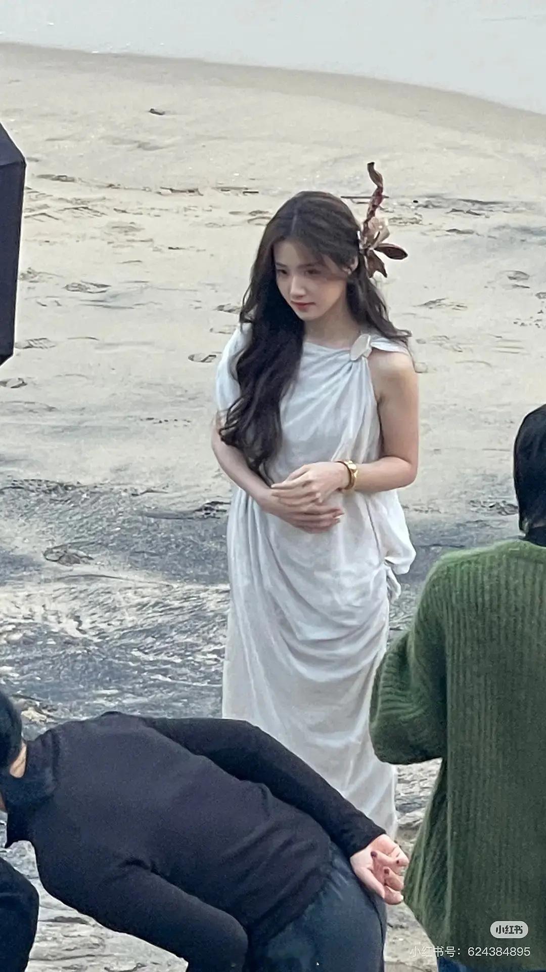 卢昱晓这个造型如何？