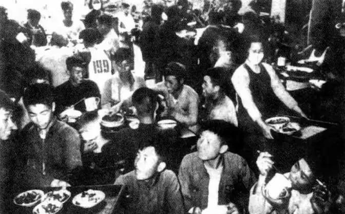 1954年夏天，大生源油厂炊事员毛善庆创造了历史记录：出饭率达到了惊人的四斤一两