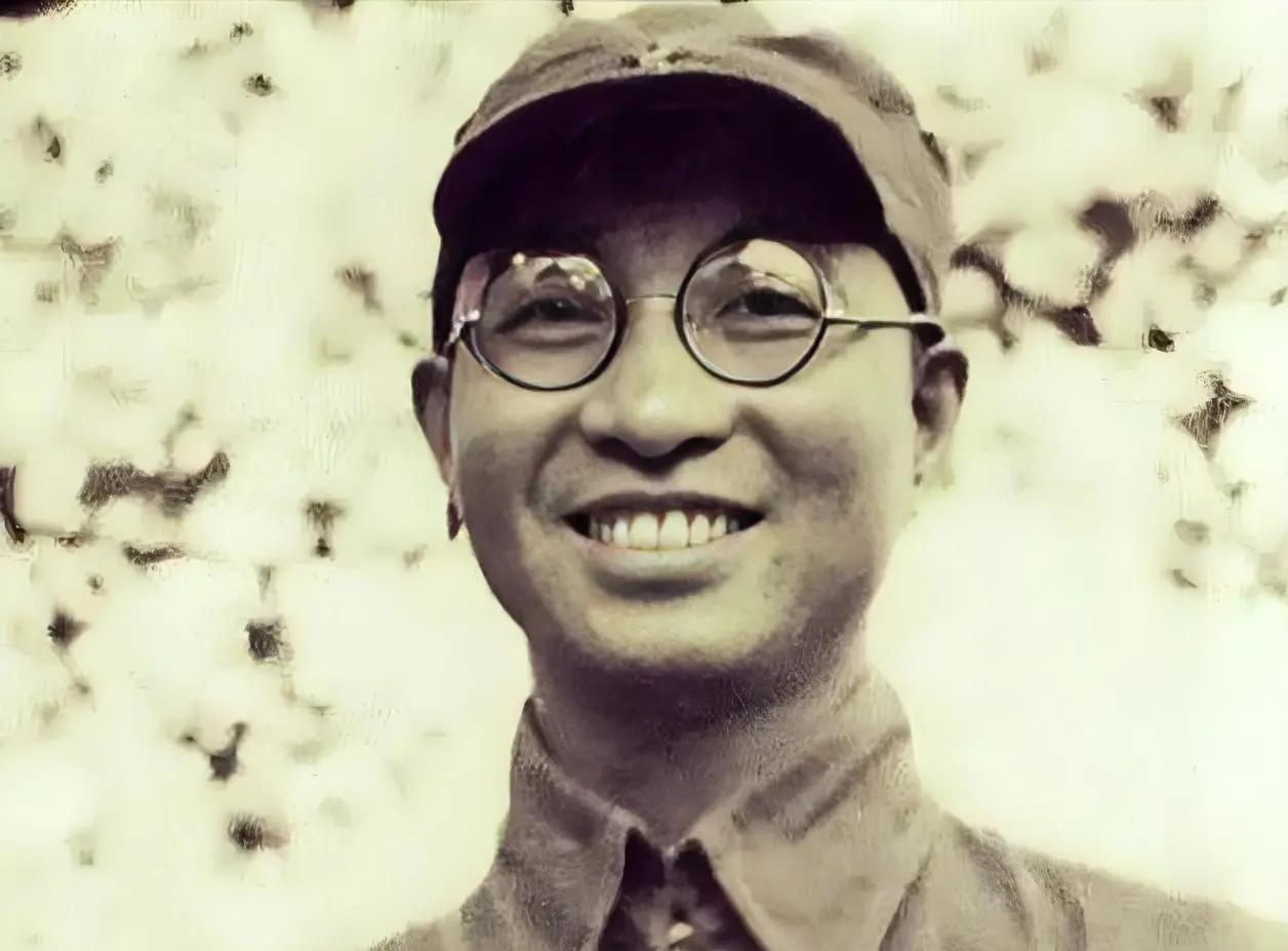1949年，张云逸送给陈赓一辆缴获的李宗仁专属别克车。结果，陈赓开走后打来电话：