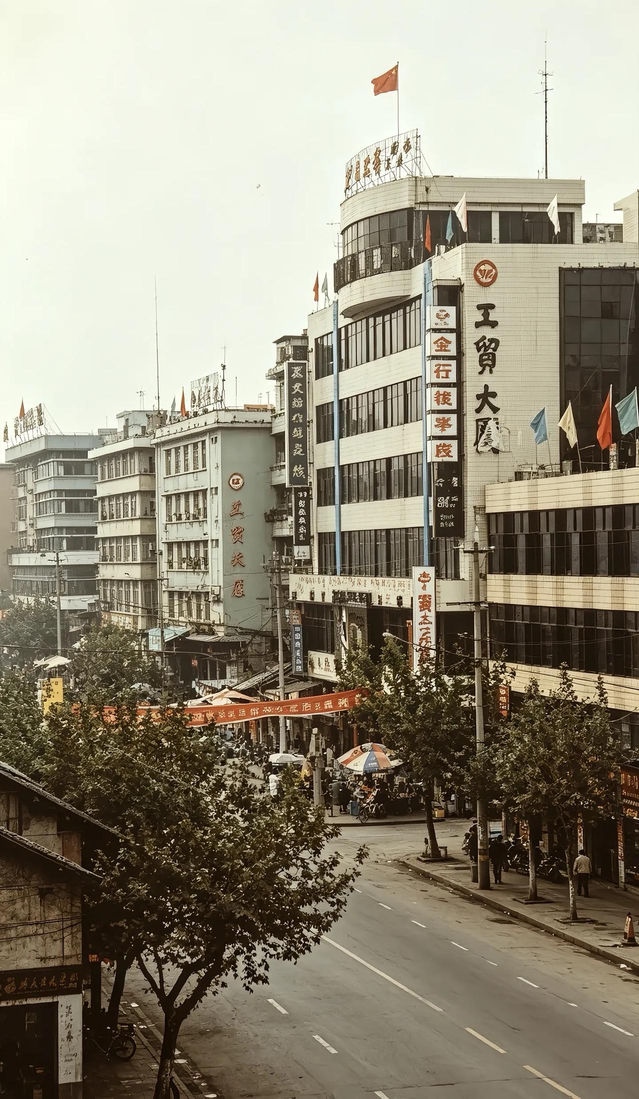 莫言说：“亲兄弟姐妹之间，一旦到了六十岁，甚至七十岁的年纪之后，一般来说，之间的