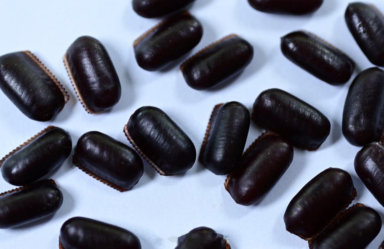 今天周五,有位长腿的姑娘要请大家吃红豆汤。