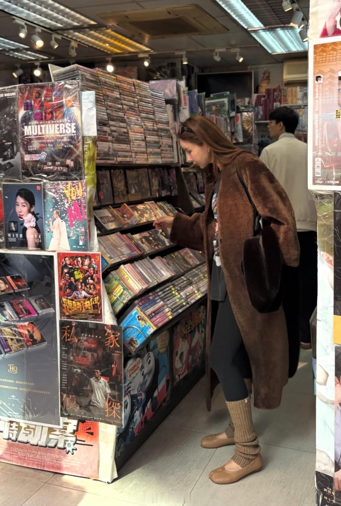 穿搭分享连续更新第2702天韩国时尚女生日常搭配韩系穿搭超能新星汇新星v计划开