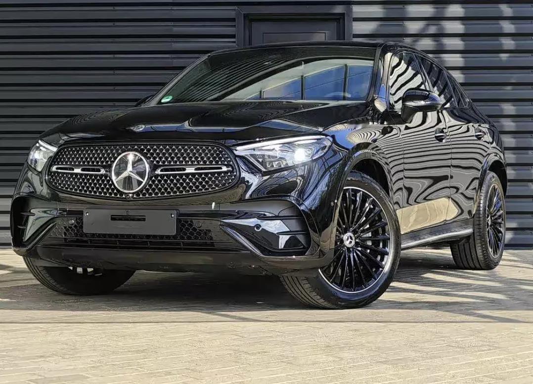 新款奔驰GLC轿跑SUV，这内饰感觉怎样？