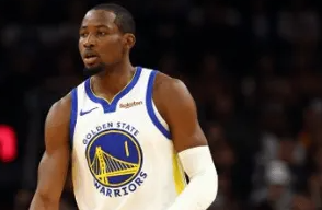 据记者BrettSiegel报道，乔纳森-库明加并不想回到勇士，而勇士也在积极