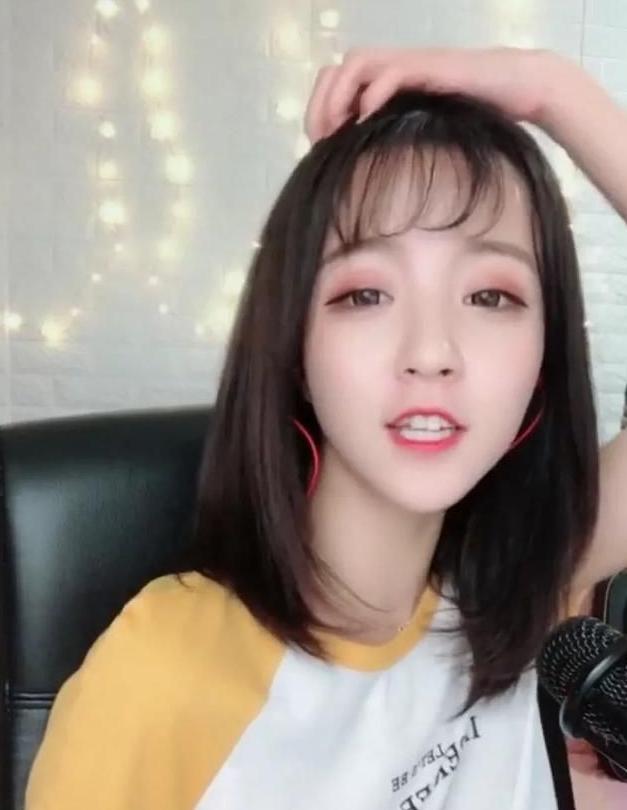 18年“抖音之神”莉哥被求婚！现场画面曝光，只是这样带有浓重标签，且曾被行政拘留