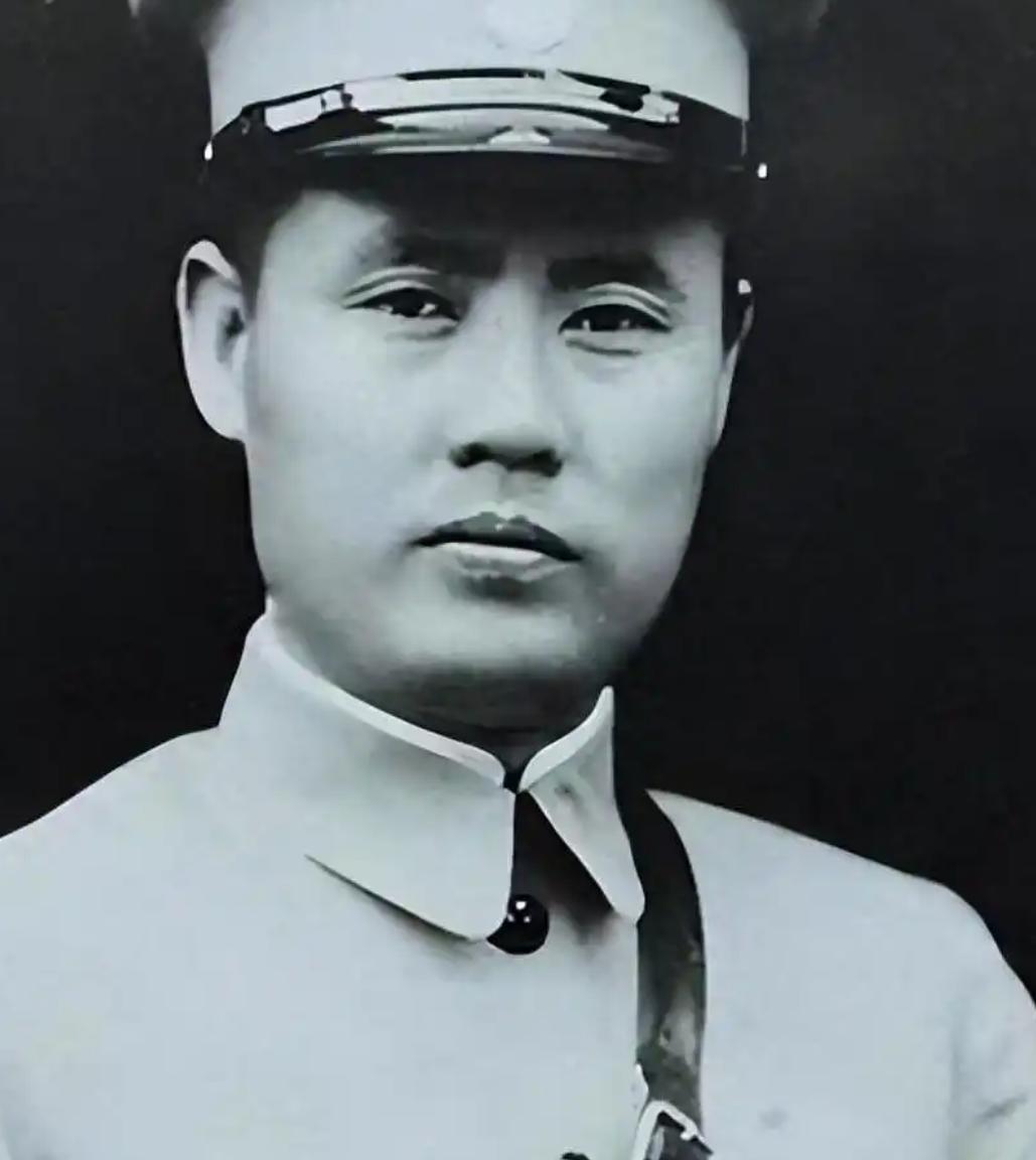 1948年12月22日，傅作义的心头肉、王牌35军在新保安被全歼，军长郭景云绝望