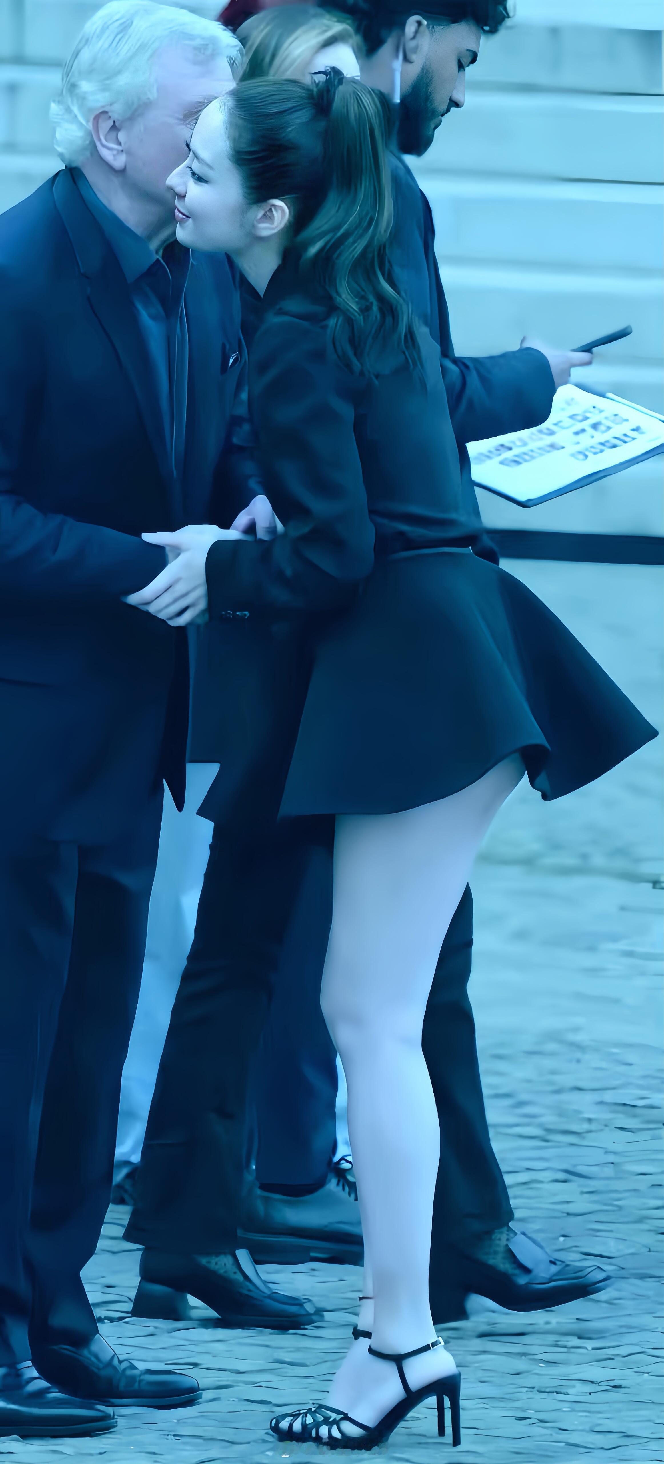吉娜•爱丽丝朗朗的混血美娇妻​​​