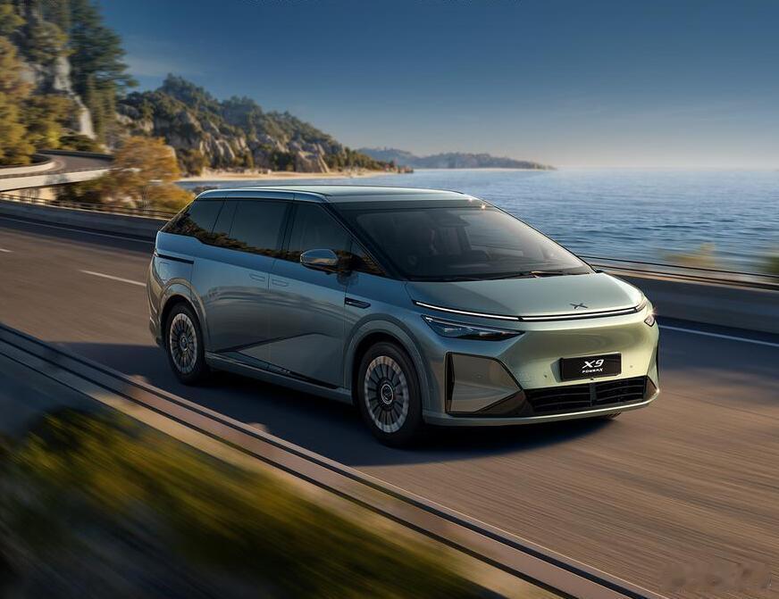 60升大油箱，63.3度大电池，四轮转向系统，双腔空气悬架与CDC避震，再加上小