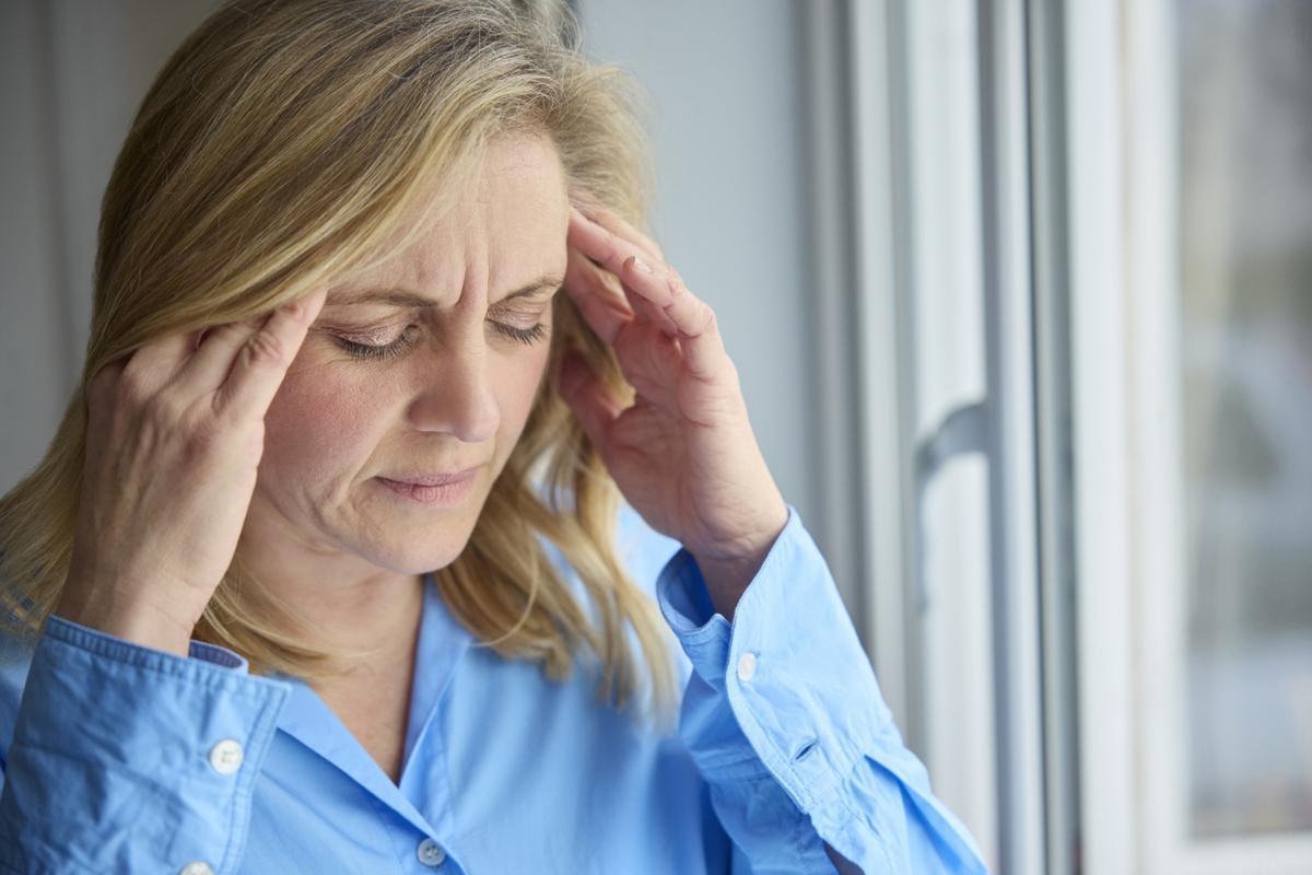 寿命长不长，绝经先知？医生：寿命长的女性，绝经通常有这些表现一提到绝经，很多