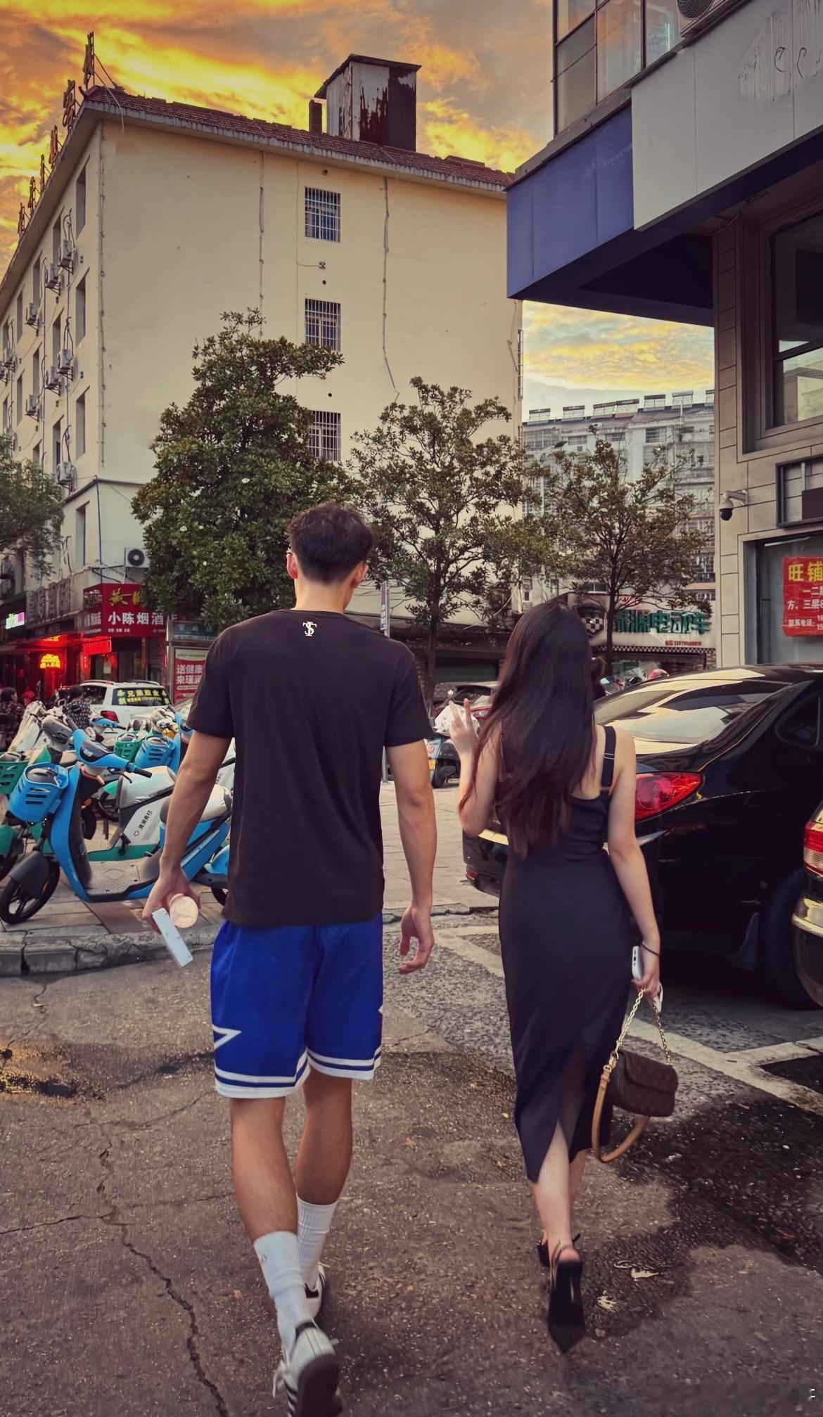 好喜欢我们俩的身高差​​​
