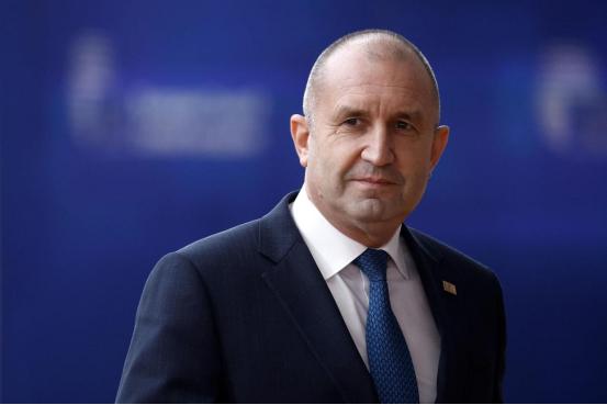 保加利亚刚结束大选，公布的初步结果，直接给人看懵了，前总统拉德夫带的“进步保加利