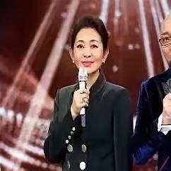 央视老编导酒后吐真言，春晚40年，真正能镇场的女主持，就2个半。第一个，倪萍，递