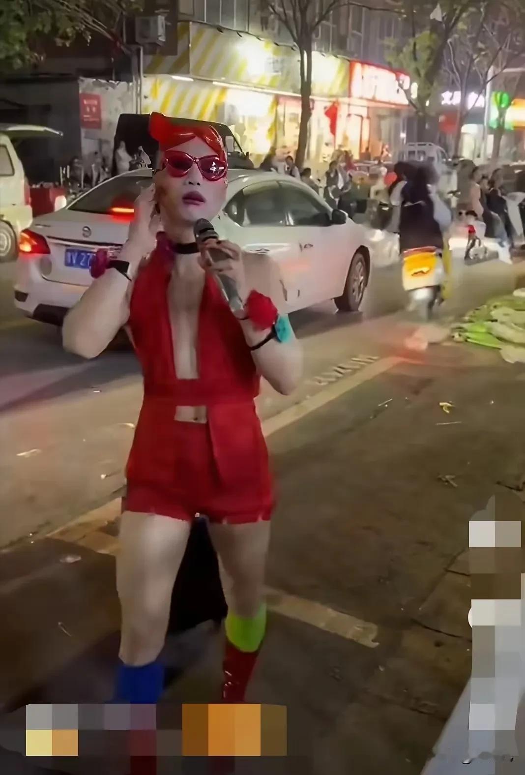 郑州45岁的背心哥写他时有点尴尬毕竟他也是河南的，真想不明白，他的子女怎么