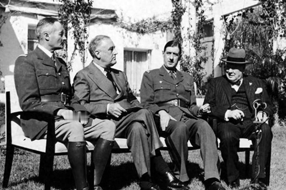 1943年，美军在太平洋战场启动跳岛战术，直接绕过了新不列颠岛的拉包尔要塞。这里
