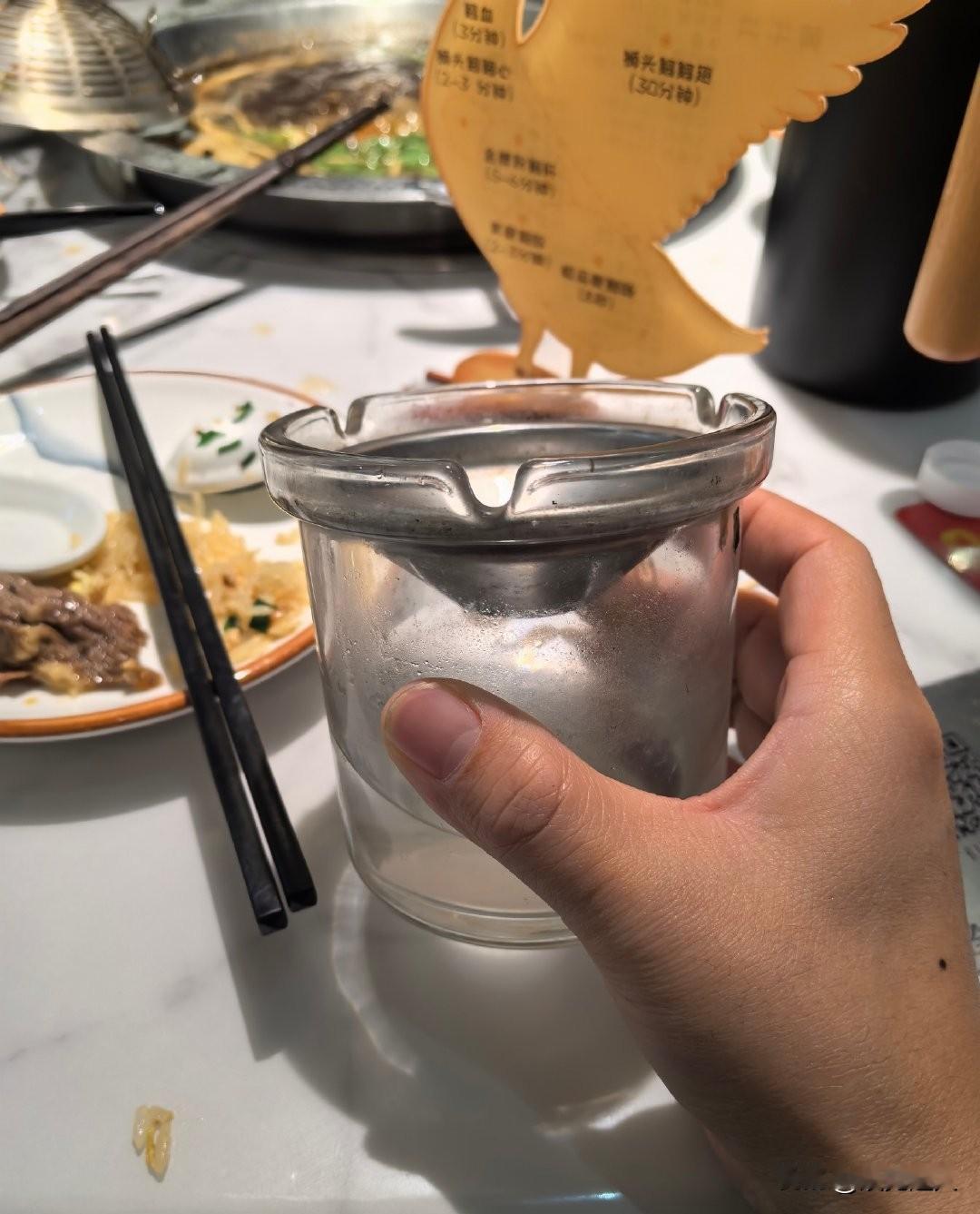 第一次来广州，第一顿直接冲了厝内卤水火锅，人均100块，性价比还不错。我本来就偏