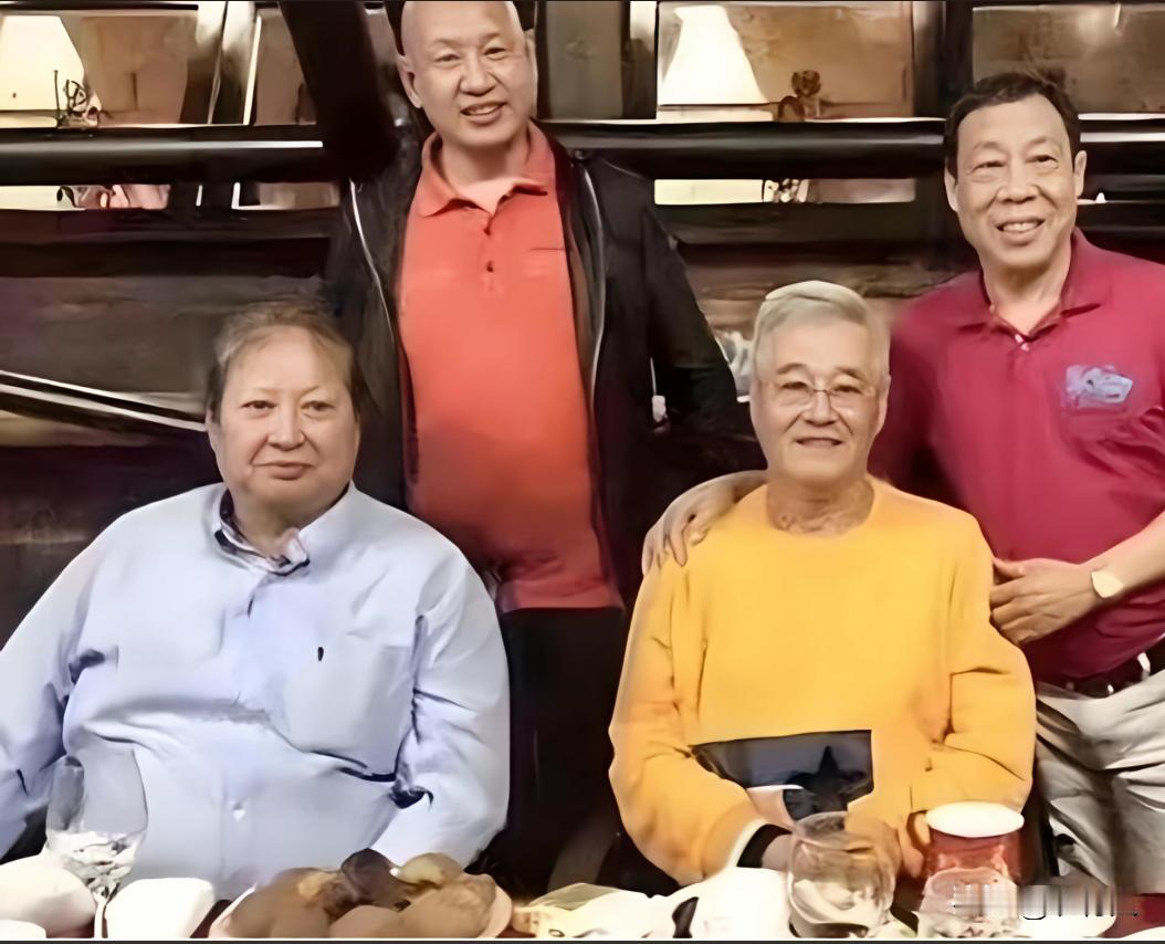 2015年，洪金宝到东北拍摄电影《我的特工爷爷》，赵本山设宴招待。洪金宝