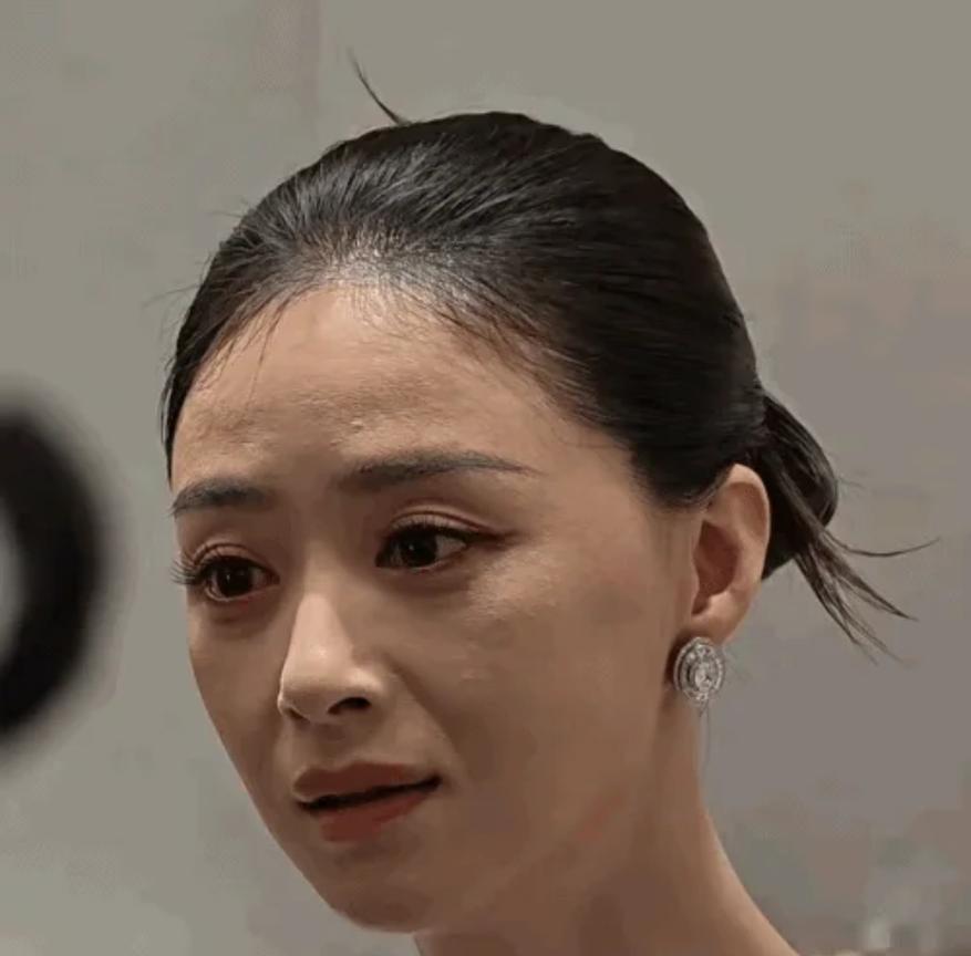 难得会看到这么真实的镜头，蒋欣底子是真好，但是她应该也医美的但是看着挺自然，