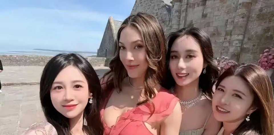 何超盈太吓人了，据说从将近200斤减到了90斤，几乎是瘦掉一个成年人的重量。