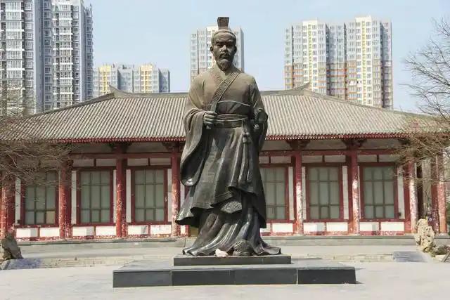 历史上最长寿的皇帝南越王赵佗，整整熬死了七代帝王秦始皇死的时候他40岁，汉武
