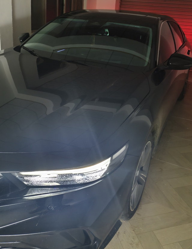 新提车雅阁尊贵上个月刚提的雅阁尊贵，分期一年，有置换落地在166666，首先谈