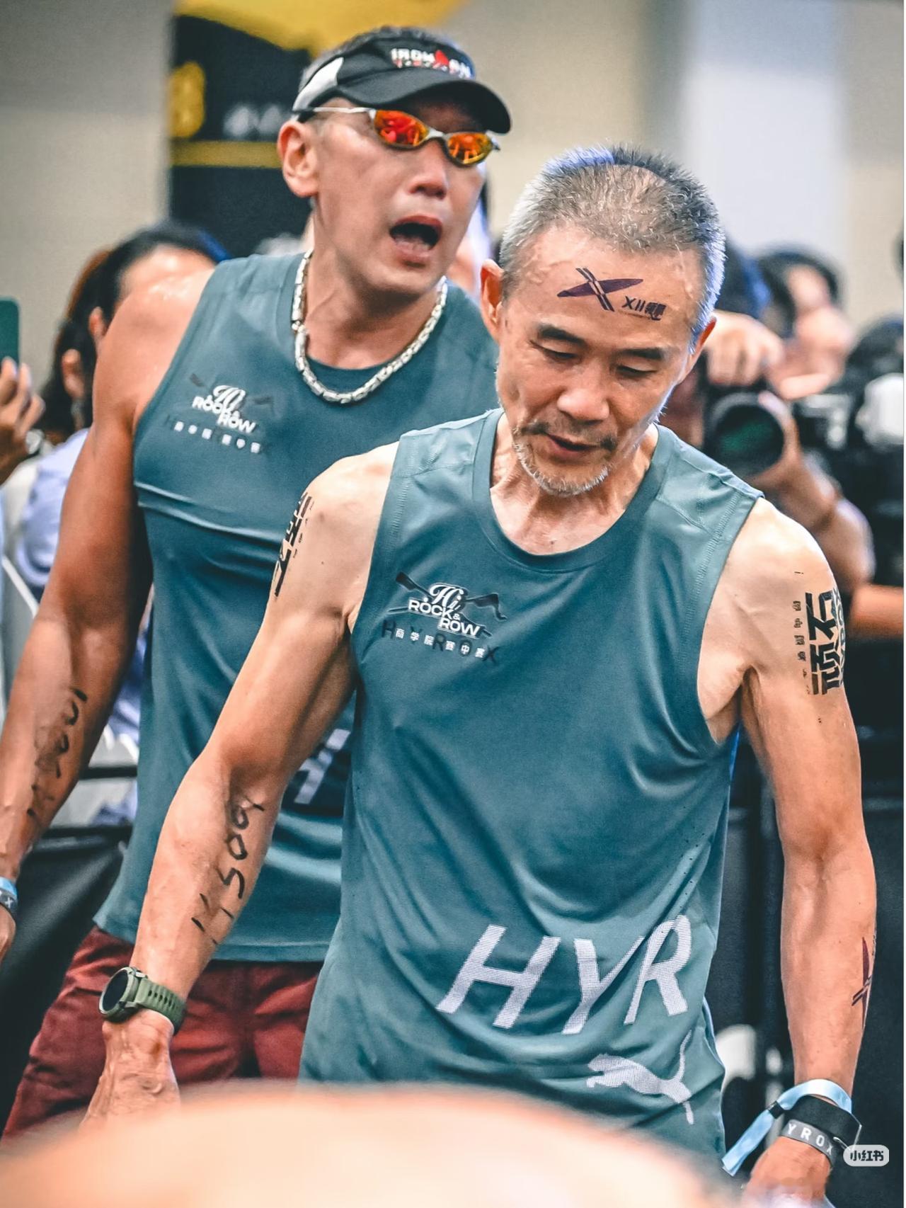 很多人疑惑，75岁的王石为何频繁参加高强度赛事，不少人认为这和田小姐脱不开干系。
