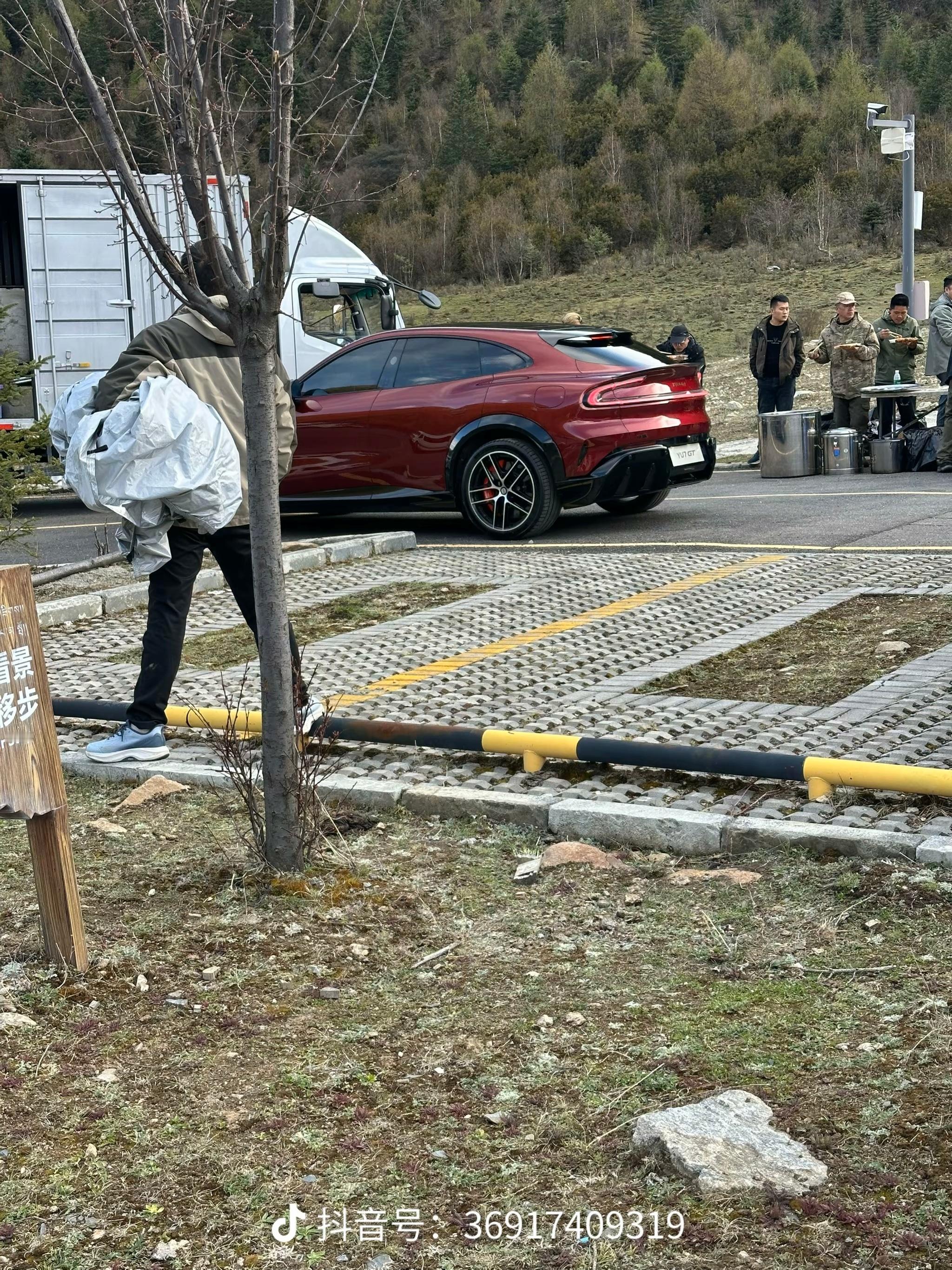 珍惜小米这样的企业！不少都在Ai拍宣传视频，米儿这边还在费时费力地坚持搞实景