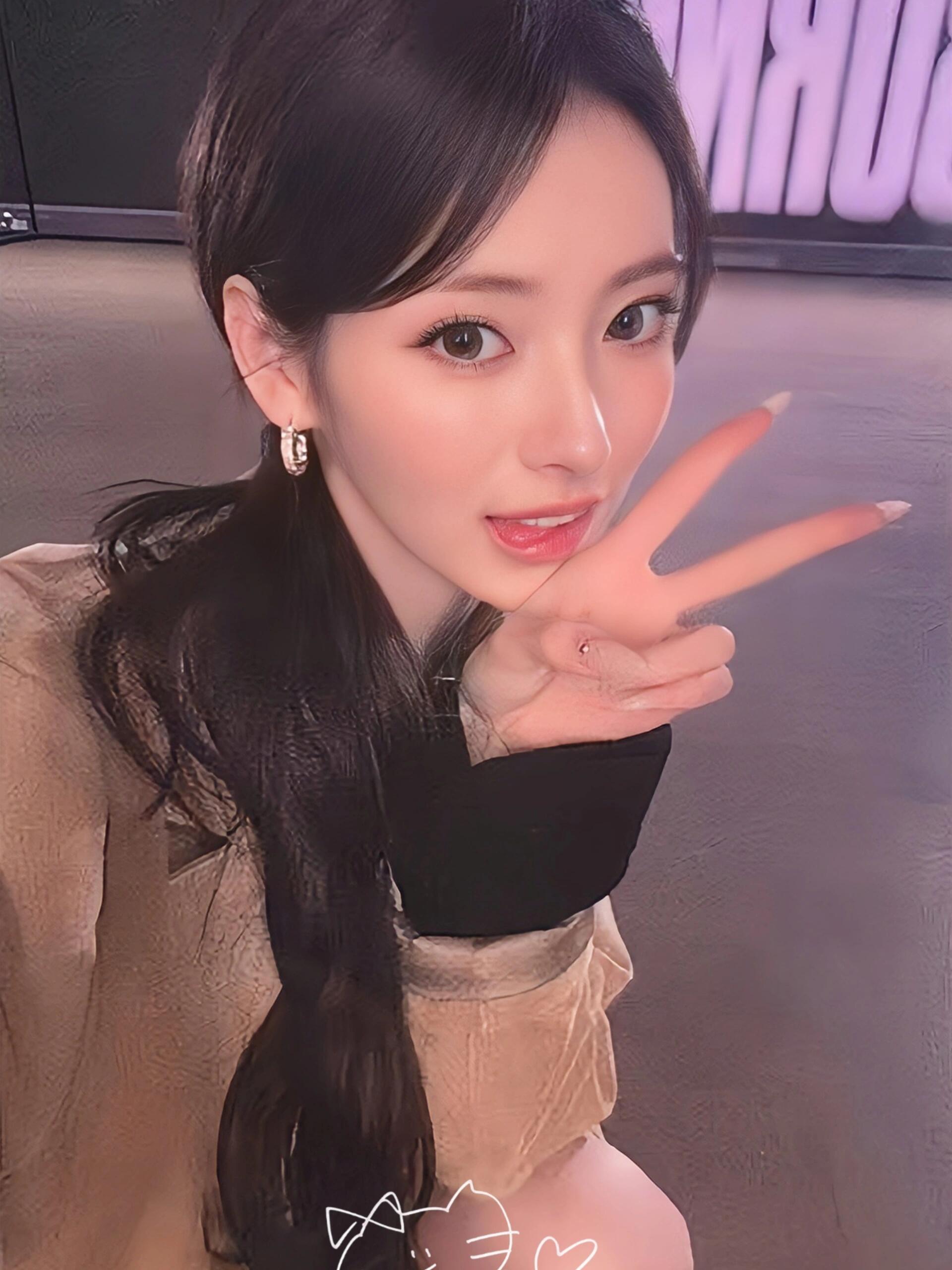 这张真的美我家满分女Anna….💕（每个整容女都幻想自己的封刀时刻