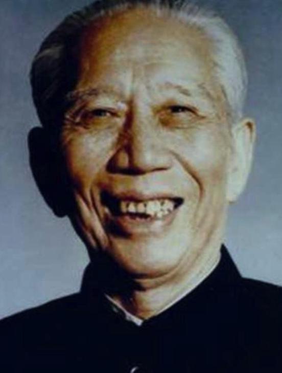 1957年，王震去日本考察，出发前，周总理特意交代：“去了日本，不要买他们的东西