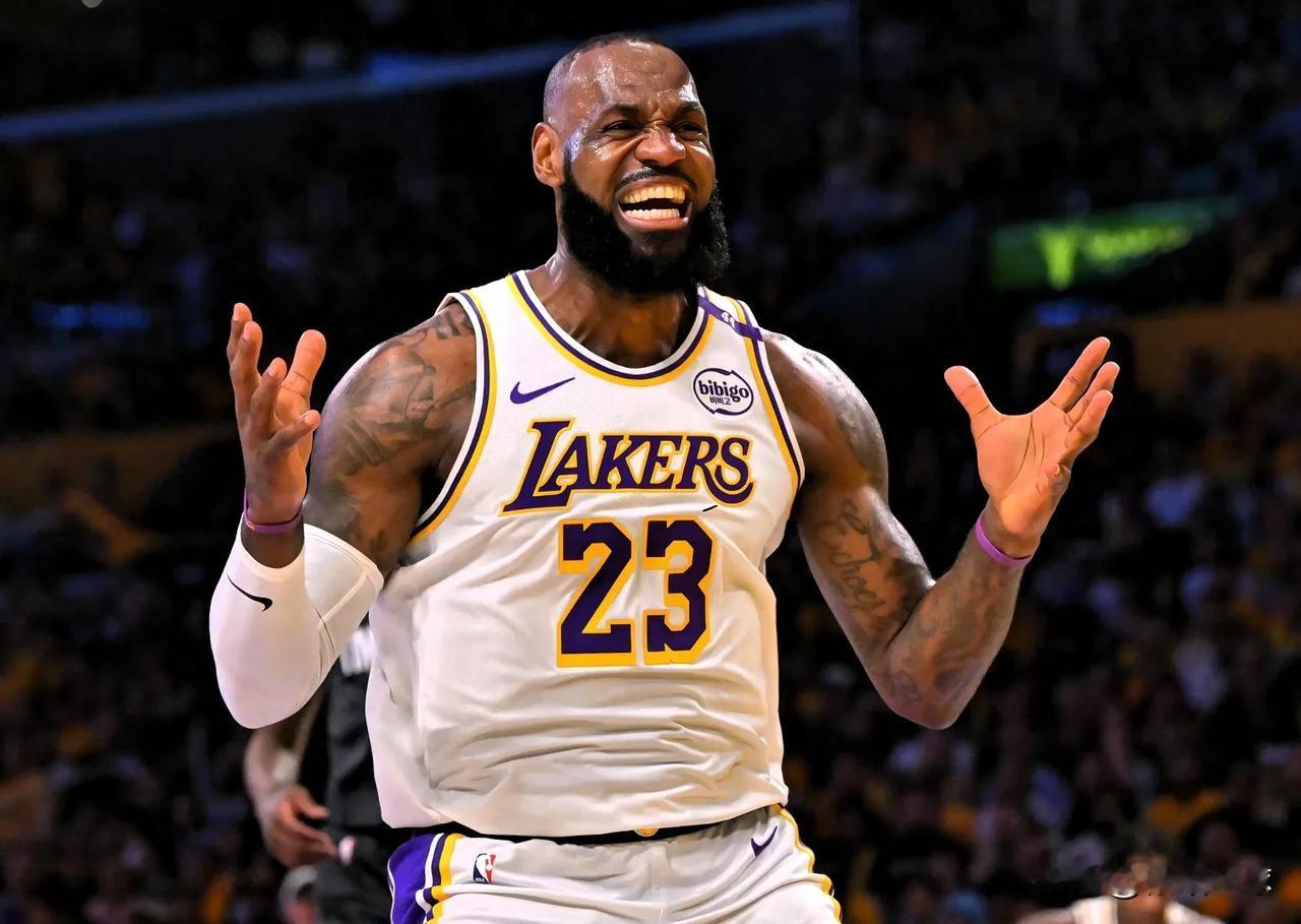 詹姆斯尴尬了，名记暗示湖人拒绝了他的续约请求！ESPN名记文霍斯特最近在一档