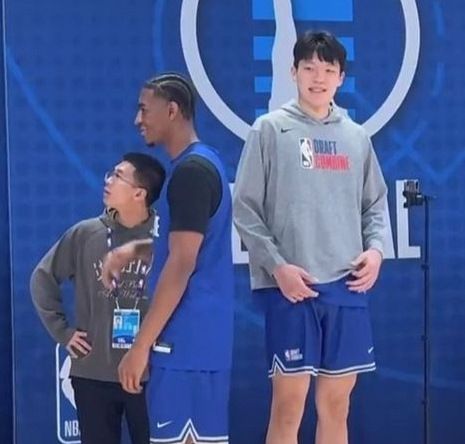 中国球员杨瀚森NBA试训专家赞胜过NCAA中锋网友有不同看法