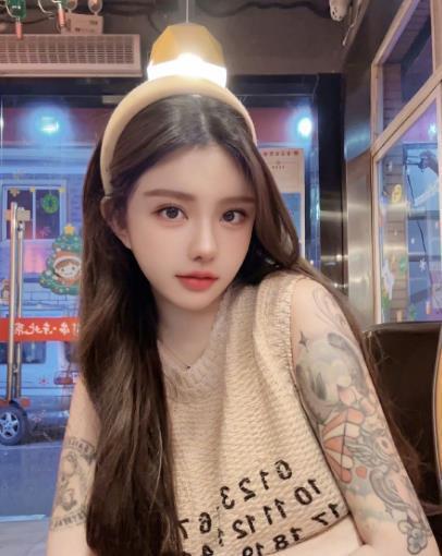 韩安冉说女儿遗传了前夫的多动症结婚博主韩安冉直播说，大女儿“小猪妹”遗传前夫小