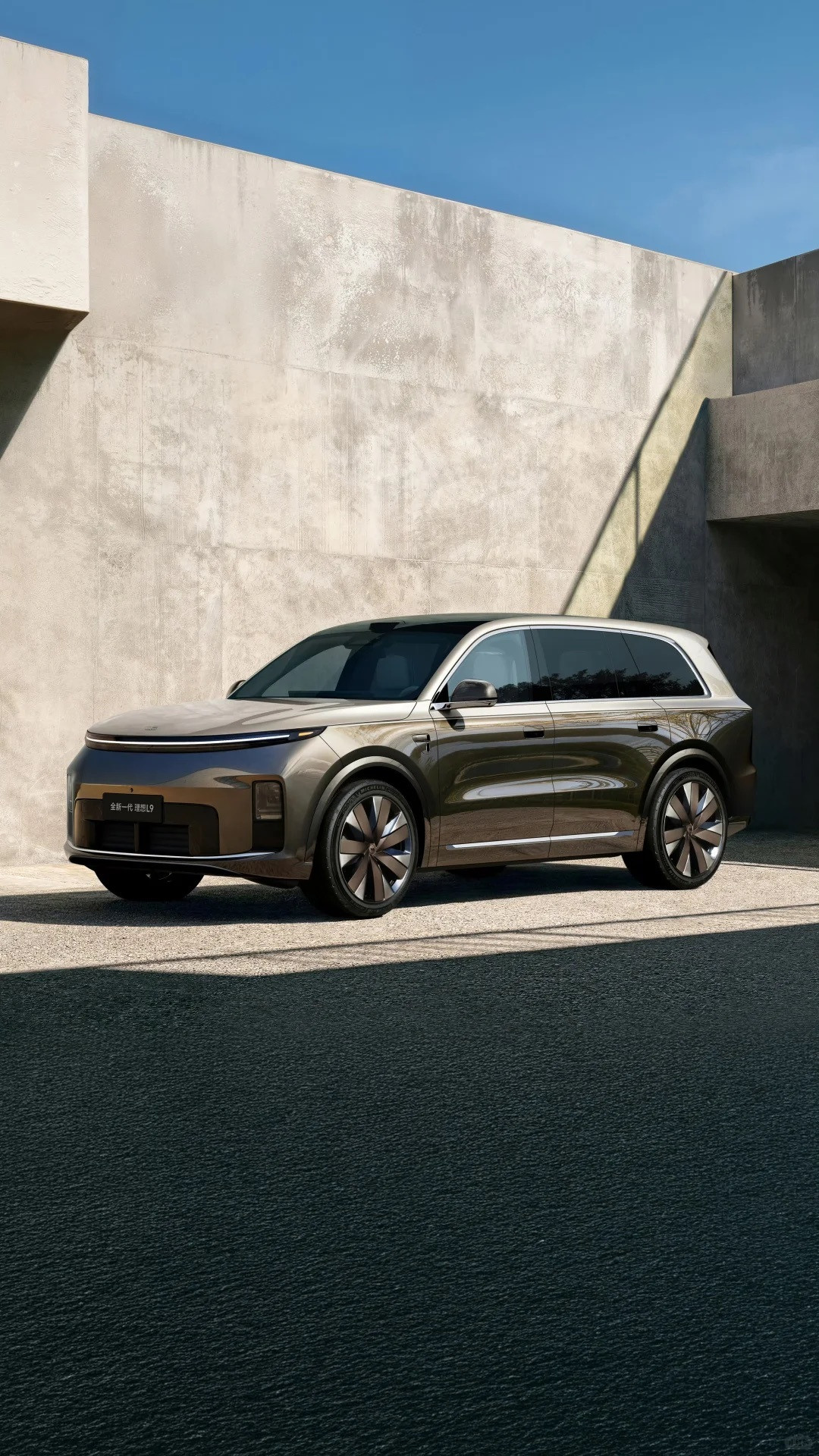 全新理想L9发布55.98万李想本人发博了，几个重点：1、全新L9终极版叫L9