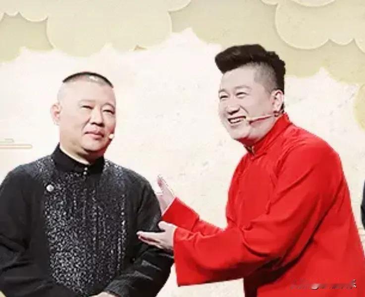 郭德纲张鹤伦，太感动了！张鹤伦这波操作，把郭德纲都整哭了！原来“毛葱梗”是真