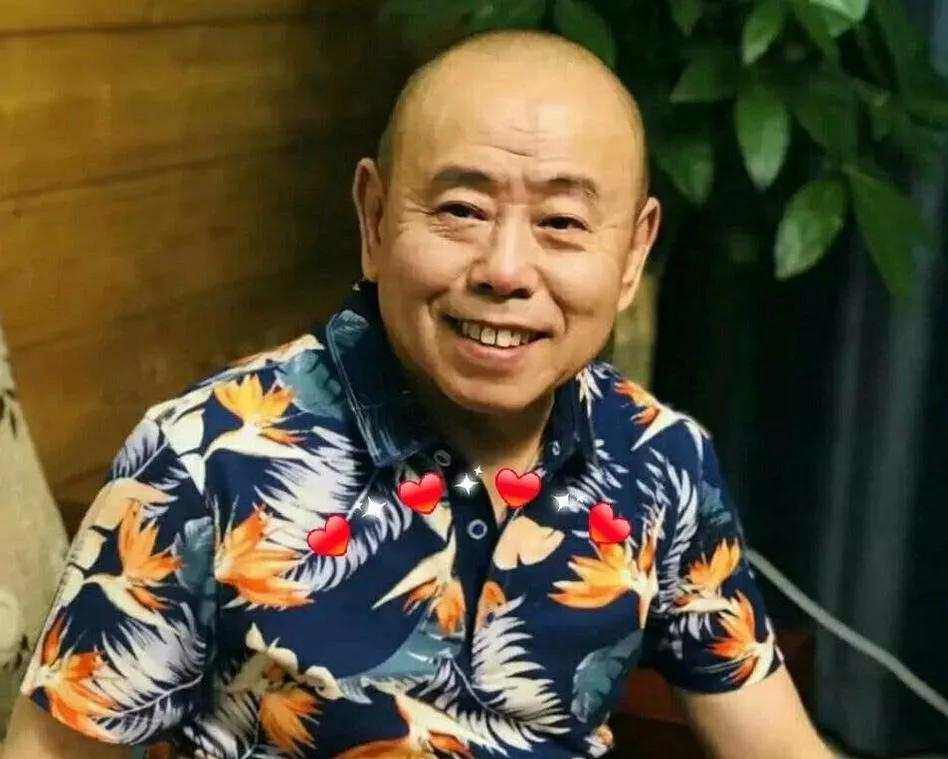 郭德纲拍戏请潘长江客串，3天后拍完，郭德纲给了潘长江60万，不料潘长江生气的说:刚子，你真不够意思！