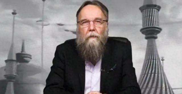 普京智囊做出预言：下一个爆发战争的地方不是台海，也不是南海！杜金没直接说过下