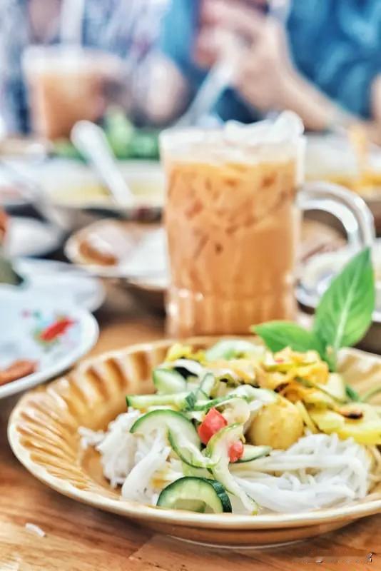 欧洲人为何喜欢到东南亚举行？一位资深旅居法国的博主说：结合与欧洲人的接触以及在欧