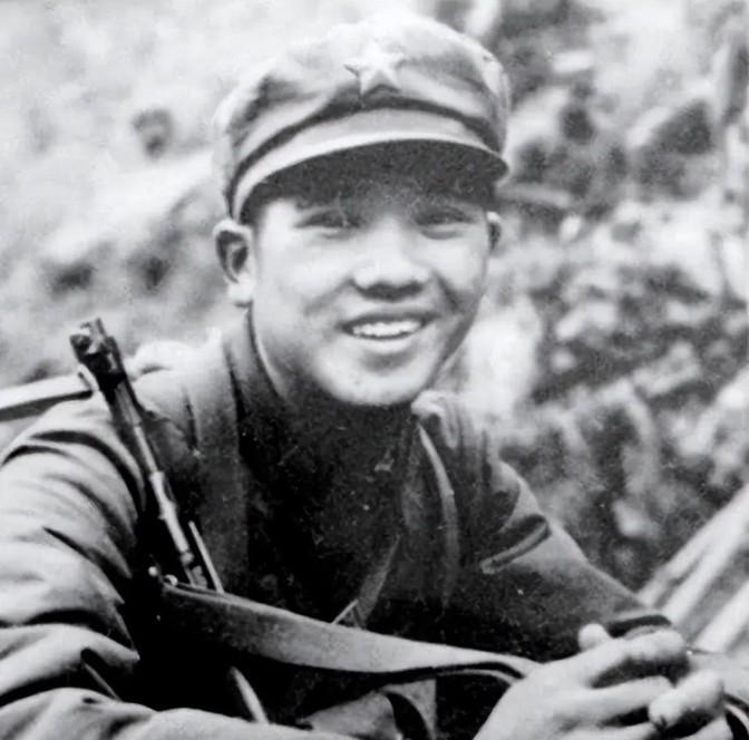 1979年，在对越自卫反击战中，陈全钢在送信途中暴露。越军对他穷追猛赶，他走投无
