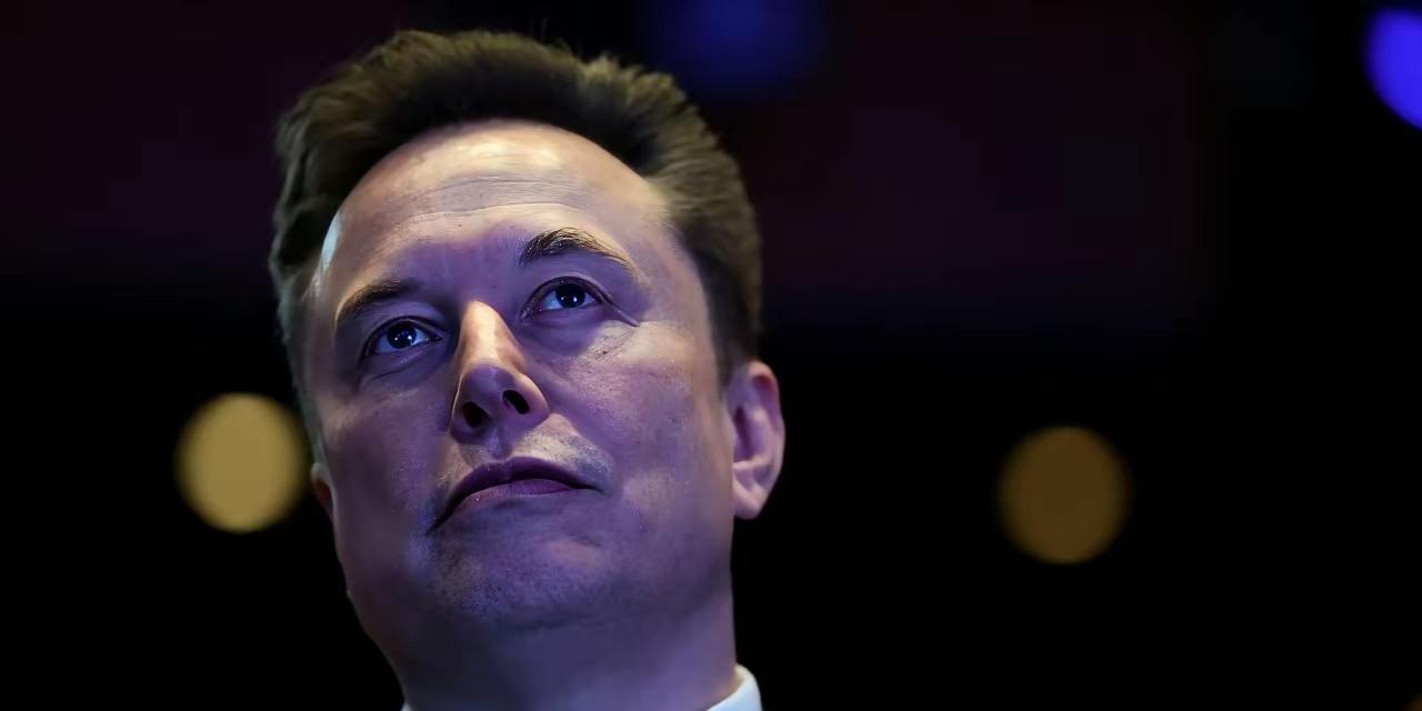 ​有钱就是豪横，马斯克这时候抛出了壮言，凡事与爱泼斯坦有关案件的人律师费全部他包