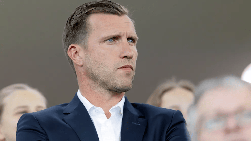 法鹰高层认为球员自私自利, 在怕欧冠遇到巴萨再次一触即溃